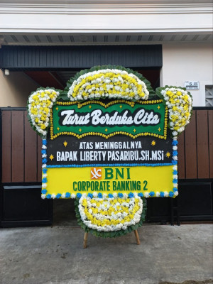 Papan Bunga Duka di Kebun Dahri