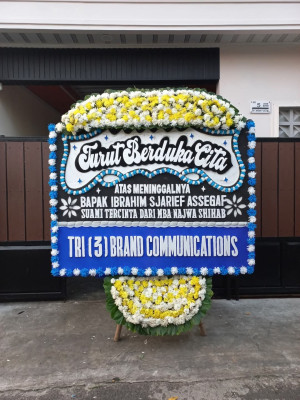 Papan Bunga Duka di Kebun Dahri